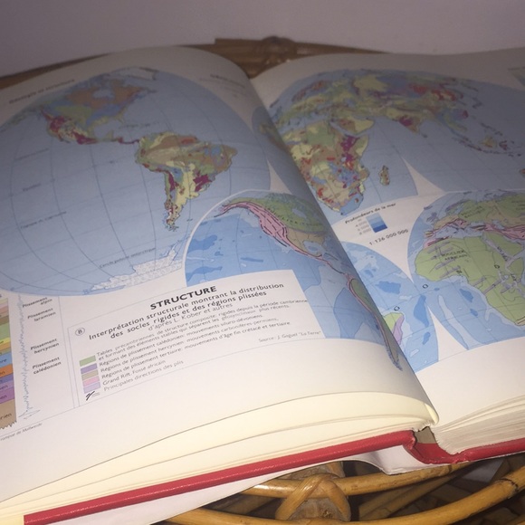 Grand Atlas du Canada et du Monde 1979 Hardcover - Picture 8 of 14